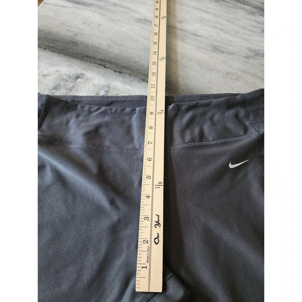 Nike Dri-FIT Womens Gray Capri Athletic Pants Wide Leg Crop Yoga Size M